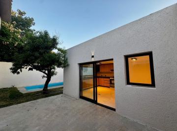 Casa · 109m² · 5 Ambientes · 1 Cochera · Apto Hipotecarios Casa a Estrenar en Alta Cordoba con Pileta