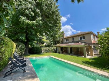 Casa · 343m² · 9 Ambientes · 2 Cocheras · Casa en Venta San Isidro Casco Histórico, 5 Dorm., 5 Baños, Jardín con Pileta, Galería