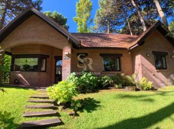 Casa · 166m² · 5 Ambientes · 1 Cochera · Casa en Venta de 5 Amb Barrio Lasalle Pinamar