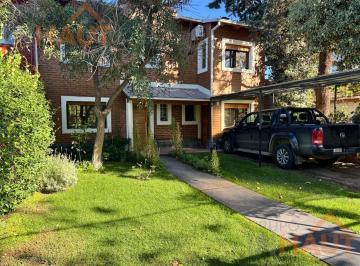 PH · 164m² · 6 Ambientes · 2 Cocheras · Vendo PH en Neuquen