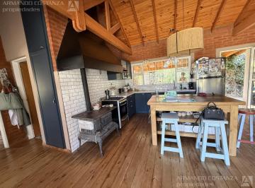 Casa · 220m² · 5 Ambientes · Quinta con Pileta / Puerto Madryn/ 2500 M&sup2;/ Impecable