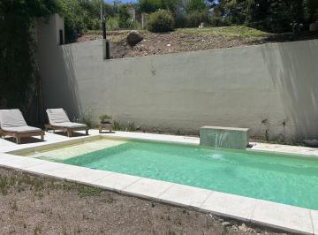 Casa · 4 Ambientes · 2 Cocheras · Casa en Villa Allende