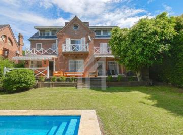 Casa · 450m² · 9 Ambientes · Casa en Venta en Punta Chica, San Fernando, G. B. a. Zona Norte
