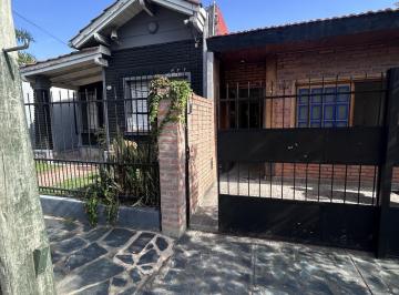 Casa · 150m² · 5 Ambientes · Casa en Alquiler Uso Profesional o Comercial