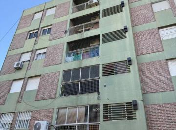 Departamento de 4 ambientes, Parque Chacabuco · Cuatro Ambientes con Dos Balcones Muy Luminoso