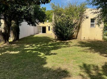 Casa · 224m² · 5 Ambientes · 2 Cocheras · Casa en Venta de 3 Dorm. y Jardín Amplio Rosario