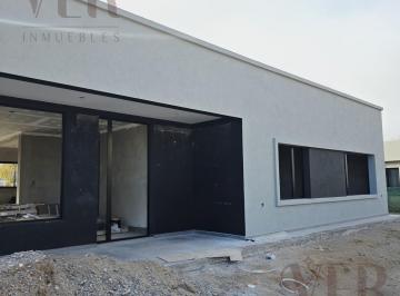 Casa · 150m² · 4 Ambientes · 1 Cochera · Venta de Casa 3 Dorm - Los Canales de Plottier - Plottier, Neuquén