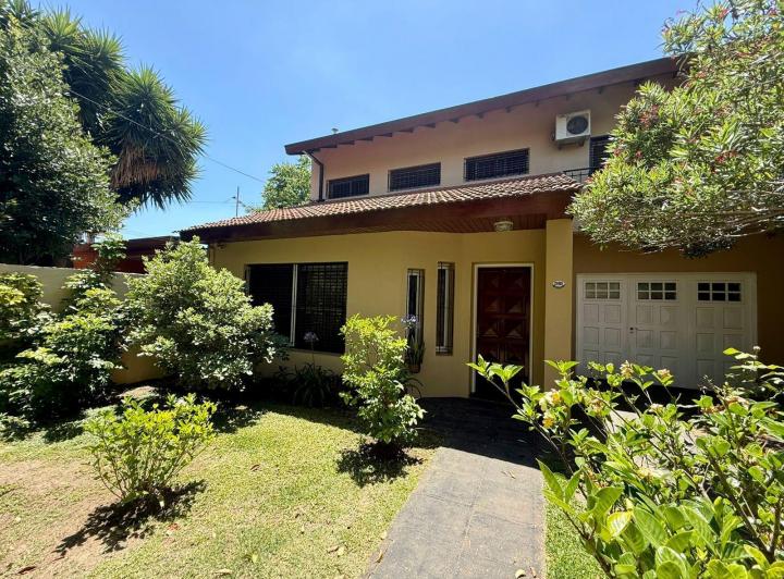 Casa · 253m² · 5 Ambientes
