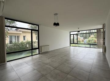 Casa · 200m² · 5 Ambientes · Casa en Confluencia