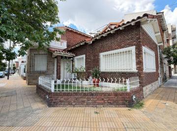 Casa de 4 ambientes, Lanús · Venta Casa 4 Ambientes con Garage en Lanús Oeste