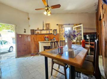 Casa · 80m² · 3 Ambientes · 1 Cochera · Venta Casa 2 Dorm. con Cochera y Patio Barrio Bella Vista