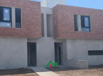 Casa de 4 ambientes, Córdoba · Casa Tipo Dúplex a Estrenar en Solares de Manantiales – 3 Dorm., Cochera Doble y Financiación