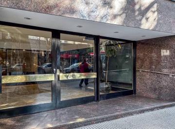 Departamento · 60m² · 3 Ambientes · Alquiler Departamento Semipiso de Categoría 3 Ambientes en Recoleta con Balcón