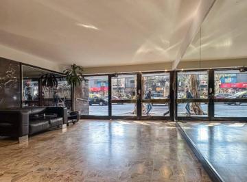 Departamento · 60m² · 3 Ambientes · Venta Departamento Semipiso de Categoría 3 Ambientes en Recoleta con Balcón