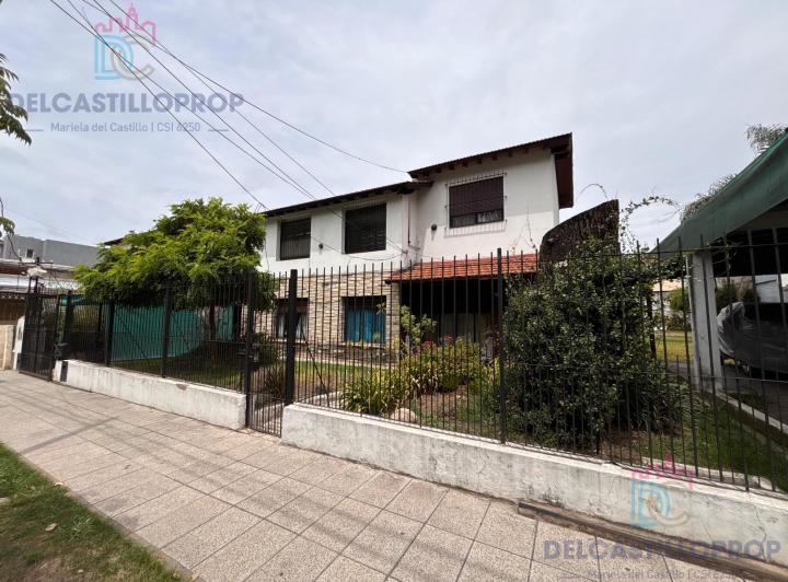 Terreno · 385m² · 7 Ambientes · 2 Cocheras