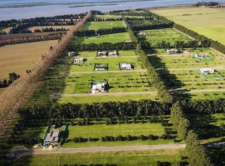 Terreno · 748m²
