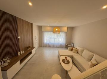 PH · 160m² · 4 Ambientes · PH 4 Ambientes Totalmente Reciclado en Chauvin con Garage