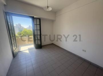 Departamento · 60m² · 2 Ambientes · Departamento de 1 Dormitorio con Balcón Al Frente – Súper Luminoso y Ubicación Estratégica