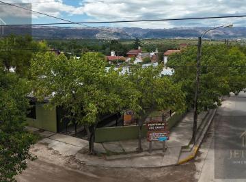 Hotel · 300m² · 8 Ambientes · 1 Cochera · Complejo de 6 Dorm.