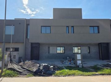 PH · 119m² · 4 Ambientes · 2 Cocheras · Duplex a La Venta 3 Dorm. Colinas de Manantiales a Estrenar