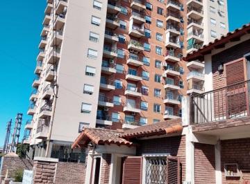 Departamento · 72m² · 4 Ambientes · 2 Cocheras · Departamento Amplio y Muy Buena Ubicacion