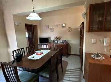 Casa · 135m² · 4 Ambientes · 1 Cochera · Venta Casa de 4 Ambientes Coronel Brandsen