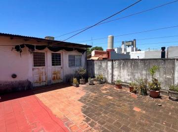 Casa de 5 ambientes, Parque Chacabuco · PH Tipo Casa 5 Ambientes con Terraza y Parrilla a Refaccionar. Es Apto Profesional