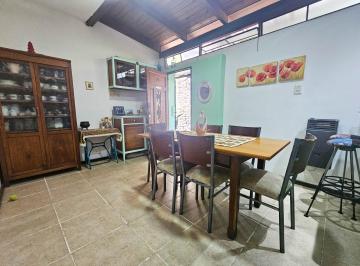 PH · 76m² · 4 Ambientes · Venta Casa de Pasillo de 3 Dorm. con Balcón y Baulera Barrio Arroyito