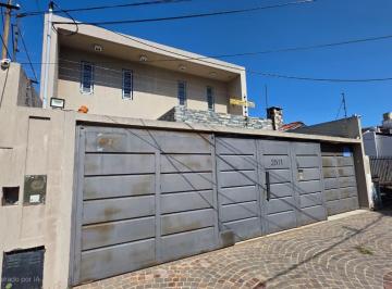 Casa · 400m² · 5 Ambientes · 1 Cochera · Casa en Quilmes