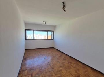 Departamento de 2 ambientes, Almagro · 2 Ambientes en Contra Frente. Muy Luminoso y Amplio. Excelente Ubicación.