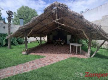 Casa · 150m² · 5 Ambientes · 4 Cocheras · Venta Casa 3 Dorm. Amplio Jardín Quincho Parilla Merlo