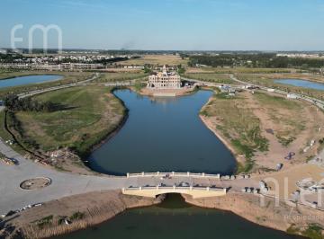 Terreno · 816m² · Lote en Venta con Fondo a Laguna Central en Pride Canning