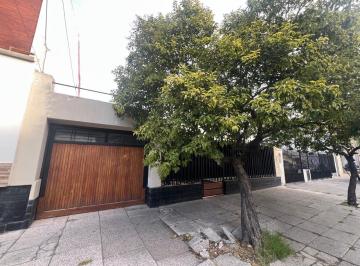 Casa · 3 Ambientes · 1 Cochera · Casa en Lomas del Mirador