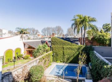 Casa · 290m² · 6 Ambientes · 2 Cocheras · Casa en Venta con Jardín y Pileta - 6 Ambientes - Villa Urquiza