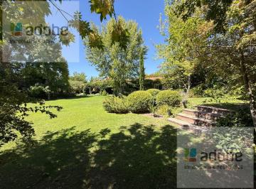 Casa · 659m² · 5 Dormitorios · 2 Cocheras · Casa en B° Las Carretas