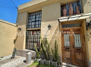 Casa · 214m² · 5 Ambientes · 2 Cocheras · Venta Casa 5 Ambientes en Villa Luzuriaga