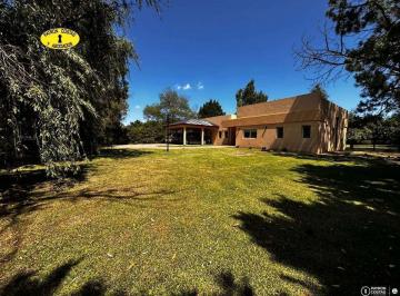Casa · 253m² · 5 Ambientes · 2 Cocheras · Casa en Venta en La Cañada Polo Club