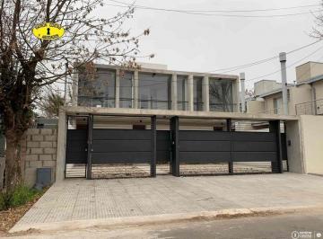 Casa · 65m² · 2 Dormitorios · 1 Cochera · Casa en Condominio en Venta en Pilar 2 Dorm.