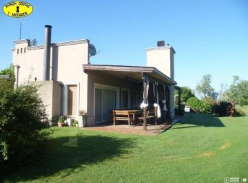 Casa · 130m² · 4 Ambientes · Casa en Venta Santa Catalina Luján