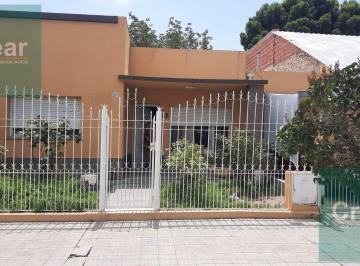 Casa · 250m² · 4 Ambientes · 1 Cochera · Casa en Allen