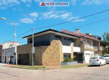 Casa · 140m² · 4 Ambientes · 2 Cocheras · Casa 4 Ambientes Venta Ramos Mejia