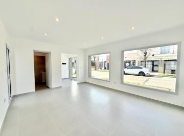 Local comercial · 31m² · 1 Ambiente · Local a Estrenar en Venta en Lujan Centro Rawson Esquina Almirante Brown con Patio