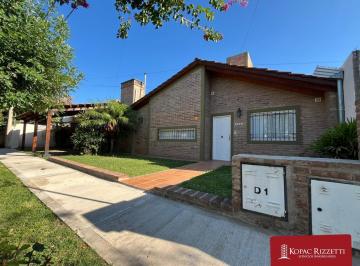 Foto · Nuevo Poeta Lugones (Azor Grimaut 3789) - Venta Casa 3 D con Departamento de 2 D.