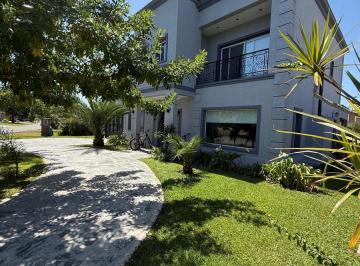 Casa · 250m² · 5 Ambientes · 4 Cocheras · Casa en Venta en La Horqueta de Echeverria - Canning