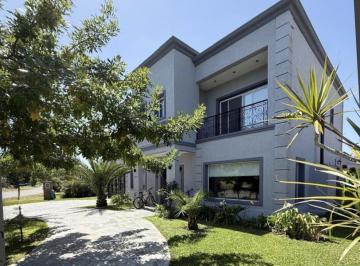 Casa · 250m² · 5 Ambientes · 4 Cocheras · Casa en Venta en La Horqueta de Echeverria Canning