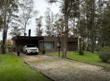 Casa · 98m² · 3 Ambientes · 1 Cochera · Venta Casa Campo Timbo Barrio Privado Oliveros 2 Dorm. Pileta Santa Fe