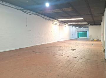 Local comercial · 300m² · Alquiler Galpon Sobre Ruta 8 - Salida Calle Posterior.