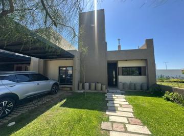 Casa · 134m² · 5 Ambientes · Casa en Docta Boulevard