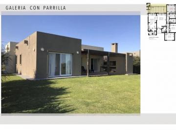Casa de 4 ambientes, Escobar · Hermosa Casa con Lote Al Lago en Barrio Puerto - El Cantón