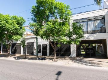 Casa · 533m² · 7 Ambientes · 2 Cocheras · Venta Casa con Gran Lote y Local Comercial a m de Av Santa Rosa, Ituzaingó